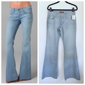 NWT James Jeans Women's Playgirl Ultra Flare Leg in Cameron Light Wash Size 29